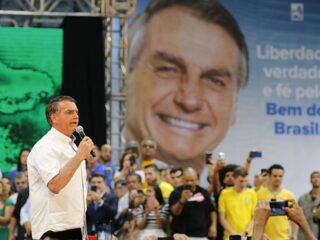 Bolsonaro gastou ao menos R$ 697 mil em campanha com cartão corporativo