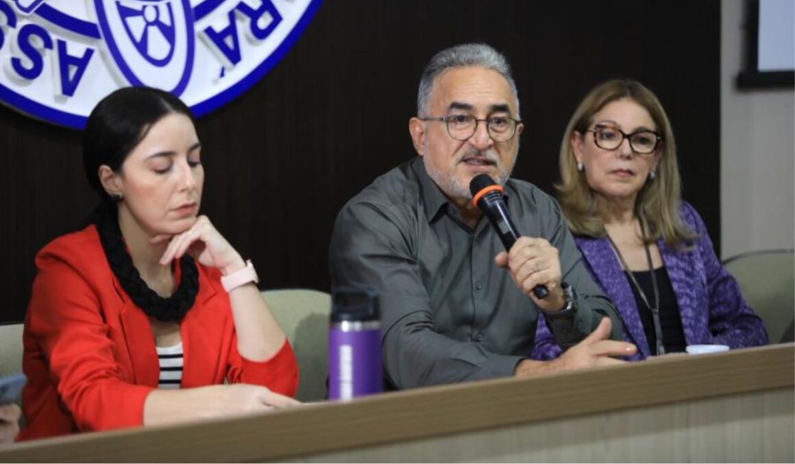 Edmilson Rodrigues debate com setor turístico o planejamento de obras e ações para receber a COP-30