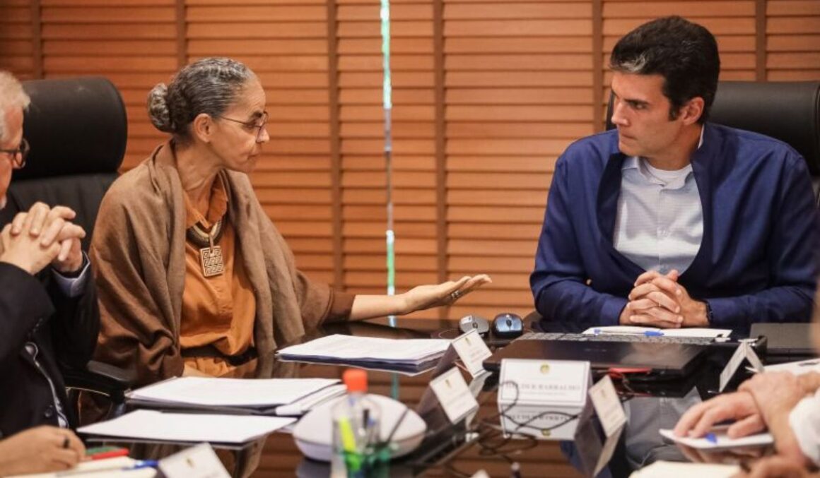 Governador Helder Barbalho recebe ministra Marina Silva para reforçar parcerias entre Estado e União
