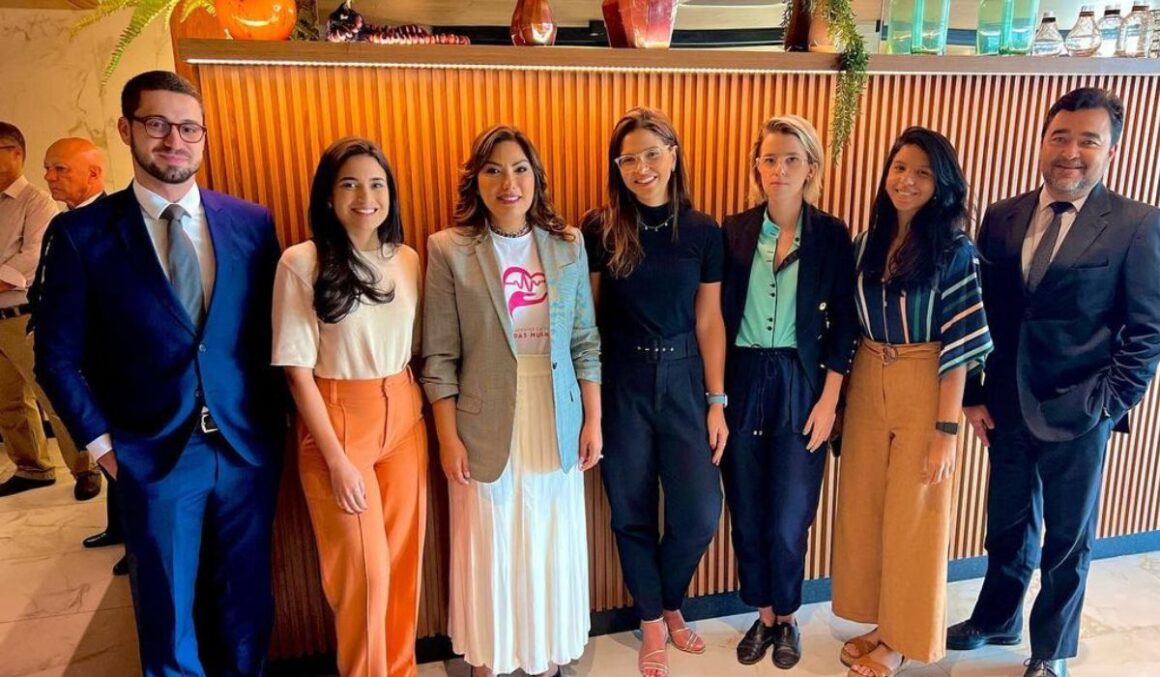 Deputada Renilce Nicodemos defende a criação de frente parlamentar em Defesa da Saúde das Mulheres com objetivo de ampliar a campanha de prevenção de câncer de colo de útero.
