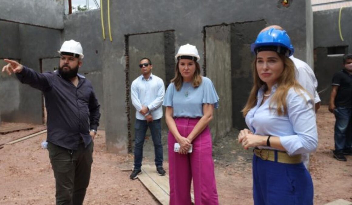 Vice-governadora Hana Ghassan e primeira-dama Daniela Barbalho visitam obra de creche no bairro do Curuçambá