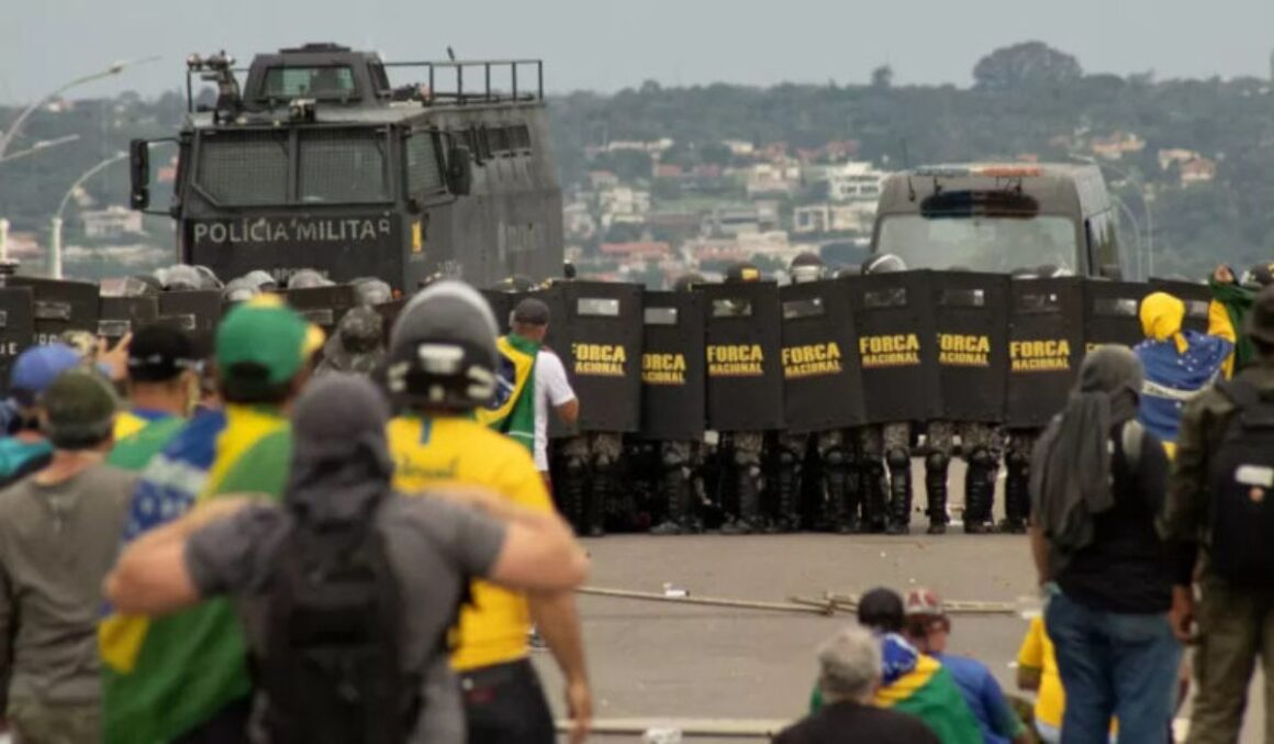 Evangélicos presos no 8/1 dizem à PF que foram mobilizados por igrejas