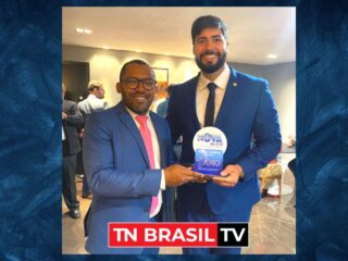 Deputado Adriano Coelho, do PDT, recebe homenagem da Rádio e TV Nova Belém, na Alepa