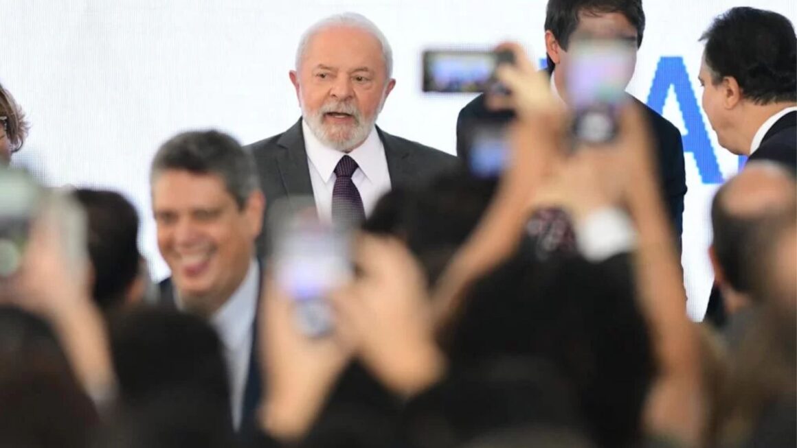 Governo Lula libera R$ 2,44 bilhões extras para universidades