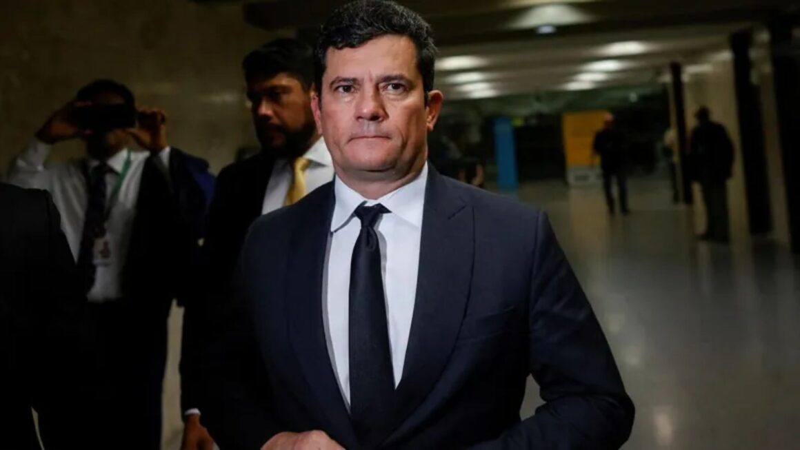 Defesa de Moro diz que não teve tempo para 'se preparar' e tenta adiar julgamento