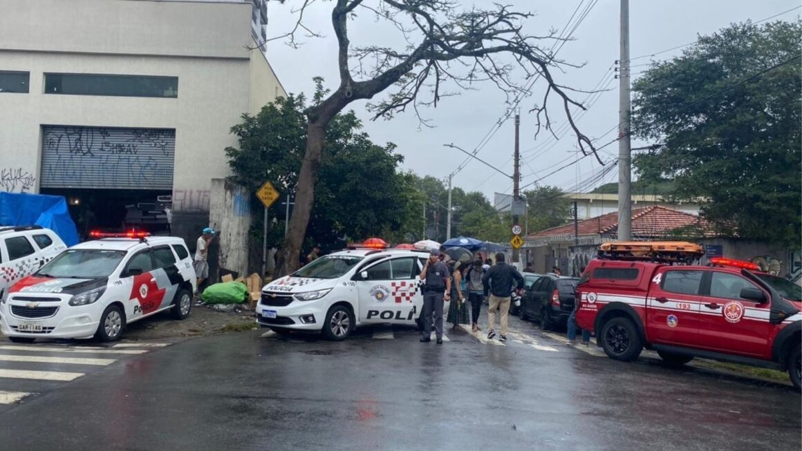 Professora morre e 5 ficam feridos após ataque a facadas em escola de SP
