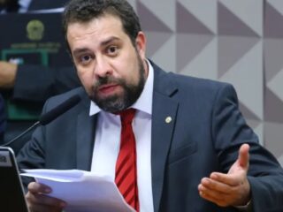 Apoio do PSOL ao arcabouço fiscal de Haddad 'não está certo', diz Boulos