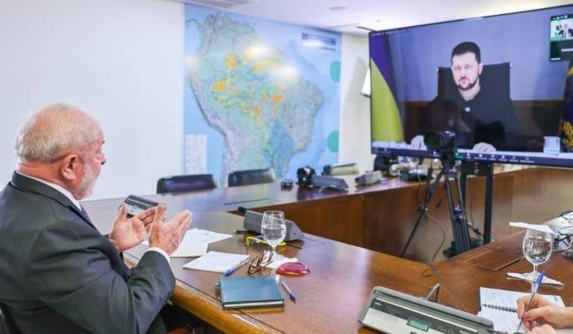 Ucrânia convida Lula a visitar Kiev e 'compreender' a realidade da guerra