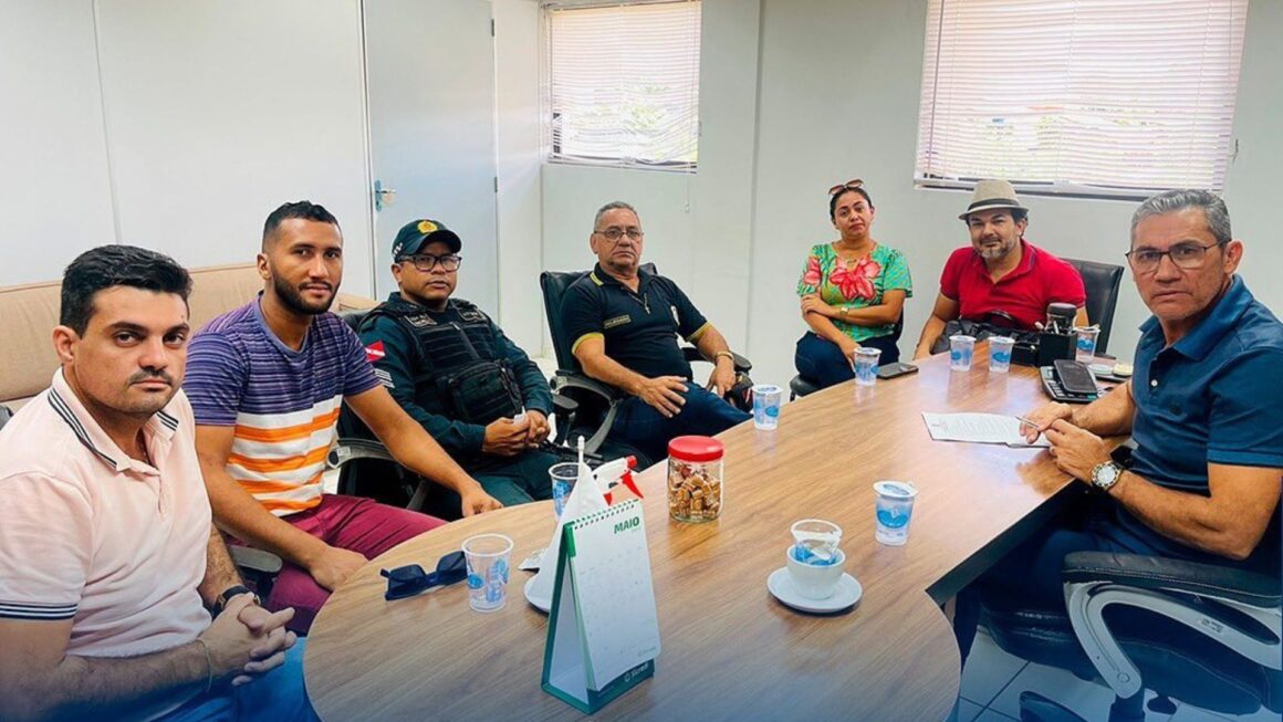 Prefeito Pr. Davi realiza reunião para tratar sobre segurança nas escolas de Goianésia do Pará
