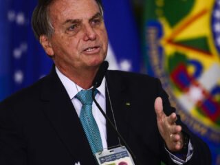 Defesa de Bolsonaro nega golpismo e diz que celular de Cid era lugar para 'lamentações'