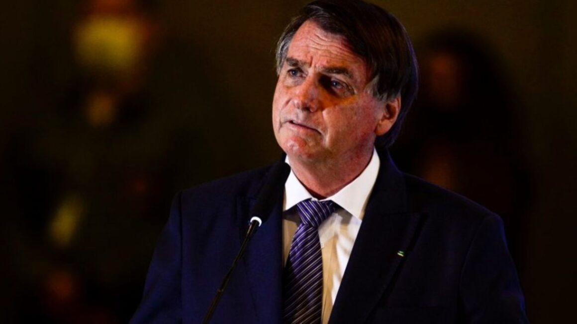 TSE suspende sessão com placar de 3 a 1 para tornar Bolsonaro inelegível