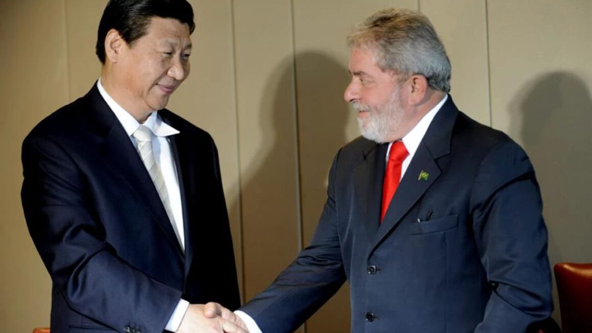 Brasil e China: projetos, acordos comerciais e retomada de relações estreitas marcam viagem de Lula