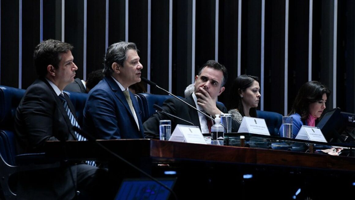 Haddad para Cleitinho: 'Primeira vez que vejo um senador com sua coragem'