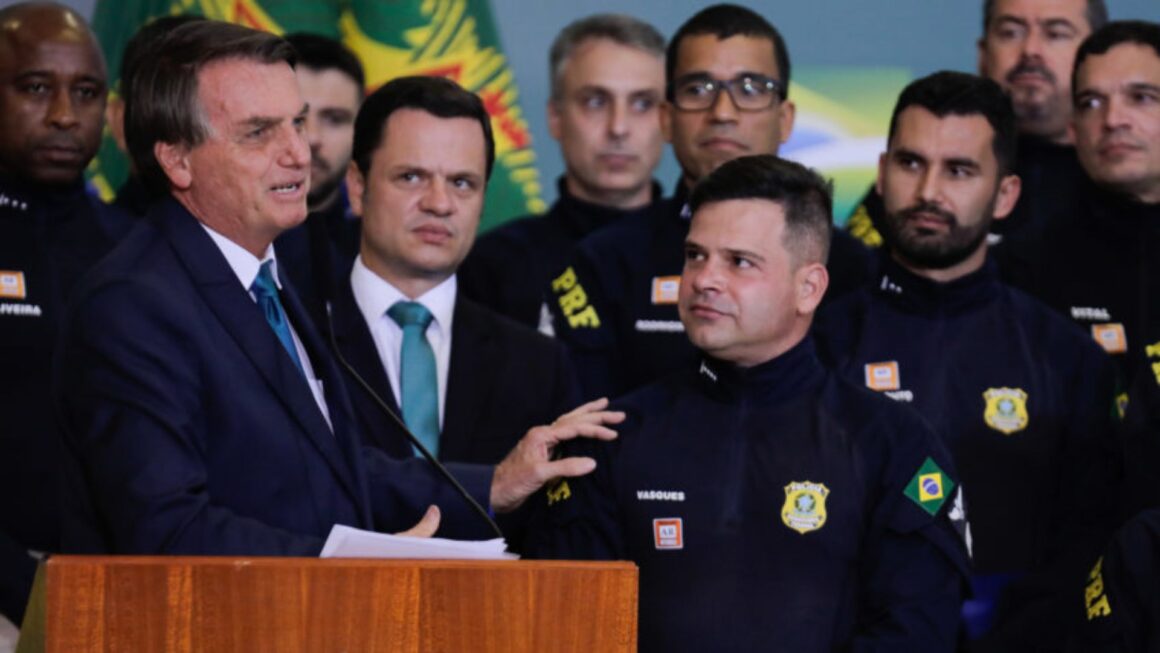 PRF gastou R$ 1,3 milhão com operações para bloquear estradas no 2º turno das eleições
