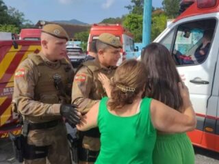 Homem de 25 anos invade creche e mata 4 crianças em Blumenau (SC)