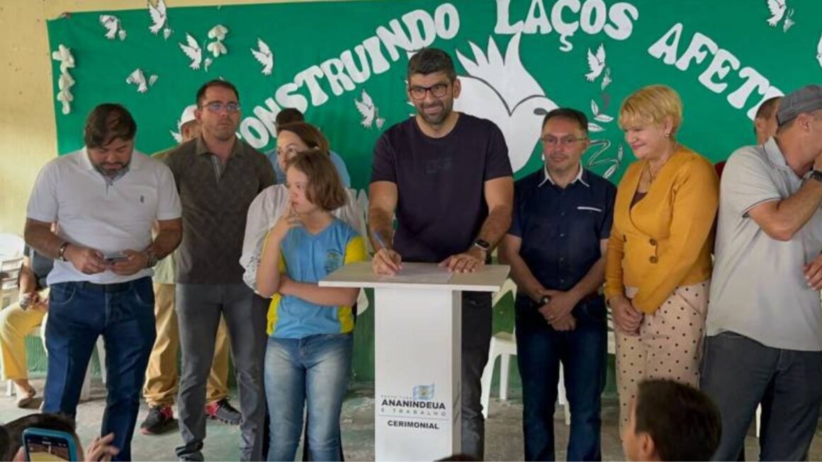 Prefeito Dr. Daniel Santos assina Ordem de Serviço para revitalização da escola João Paulo II, na Cidade Nova 6