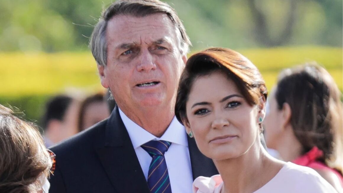 Bolsonaro, Michelle, Mauro Cid e outros são interrogados pela PF hoje