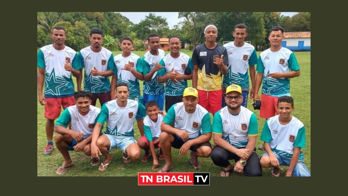 Vereador Wagner Pereira entrega jogos de camisas personalizadas para o time ASES na comunidade Tartarugueiro, no Marajó