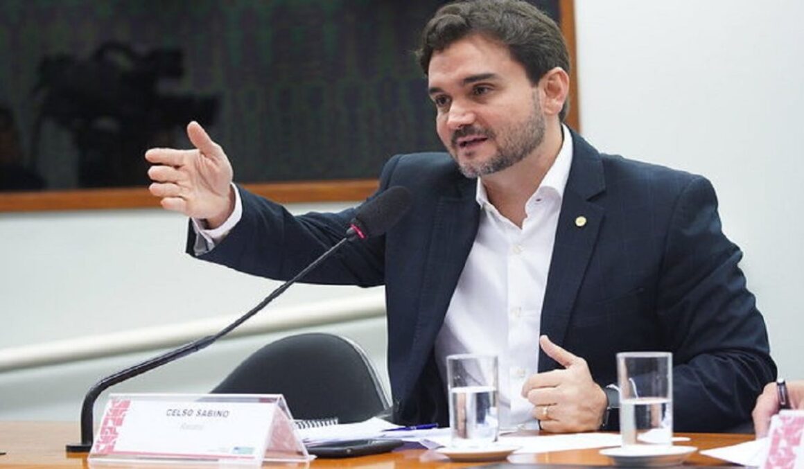 Deputado Celso Sabino é cotado para Ministério do Turismo, dizem fontes
