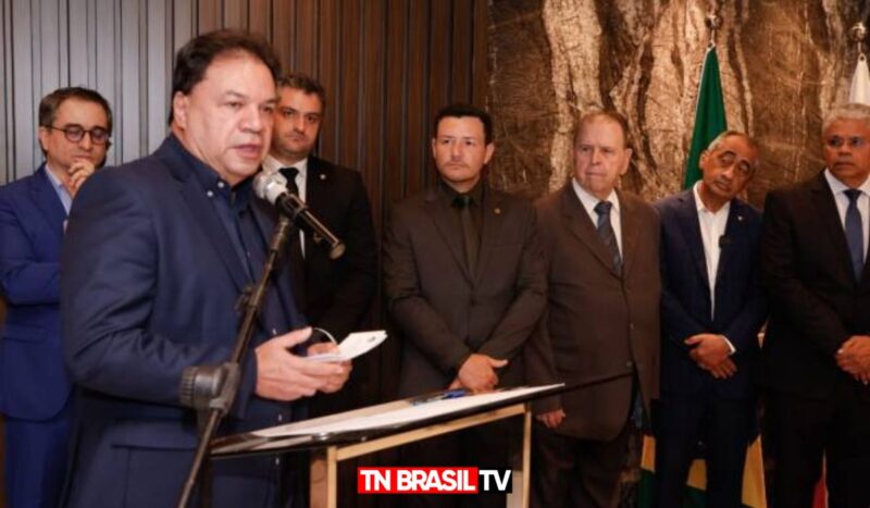 Alepa lança livro ‘Constituição do Estado do Pará’, que homenageia Zeno Veloso