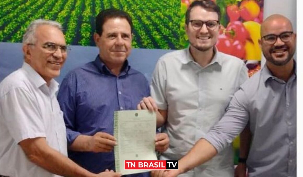 Deputado Dirceu Ten Caten participa da entrega de títulos pelo INCRA em Marabá