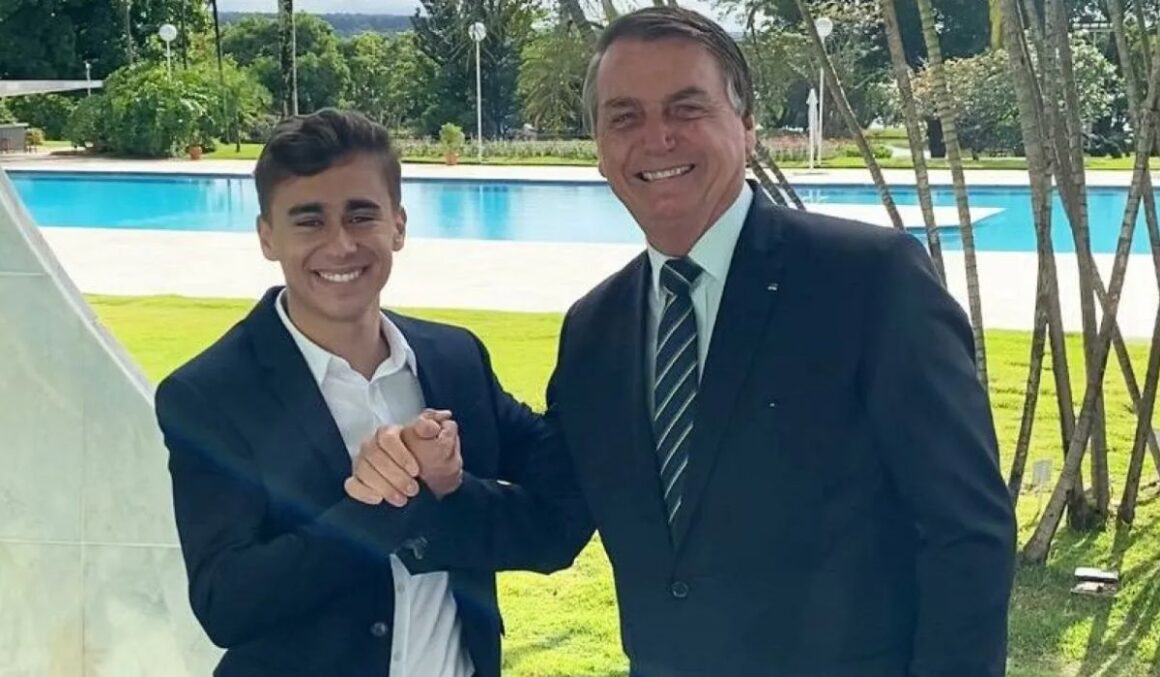Nikolas sobre relatório da CPMI: 'Cita Bolsonaro 835 vezes'