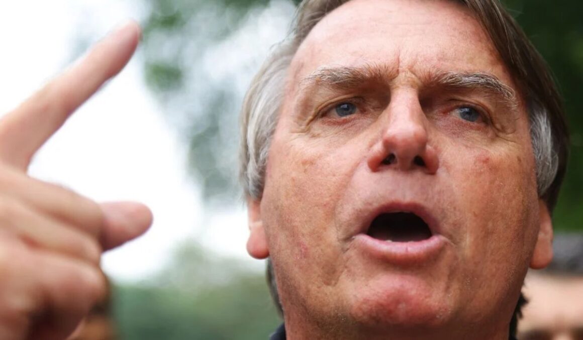 Bolsonaro volta a dizer que é ‘imbrochável’ e que tem bala de prata para 2026