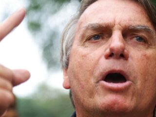 Bolsonaro volta a dizer que é ‘imbrochável’ e que tem bala de prata para 2026