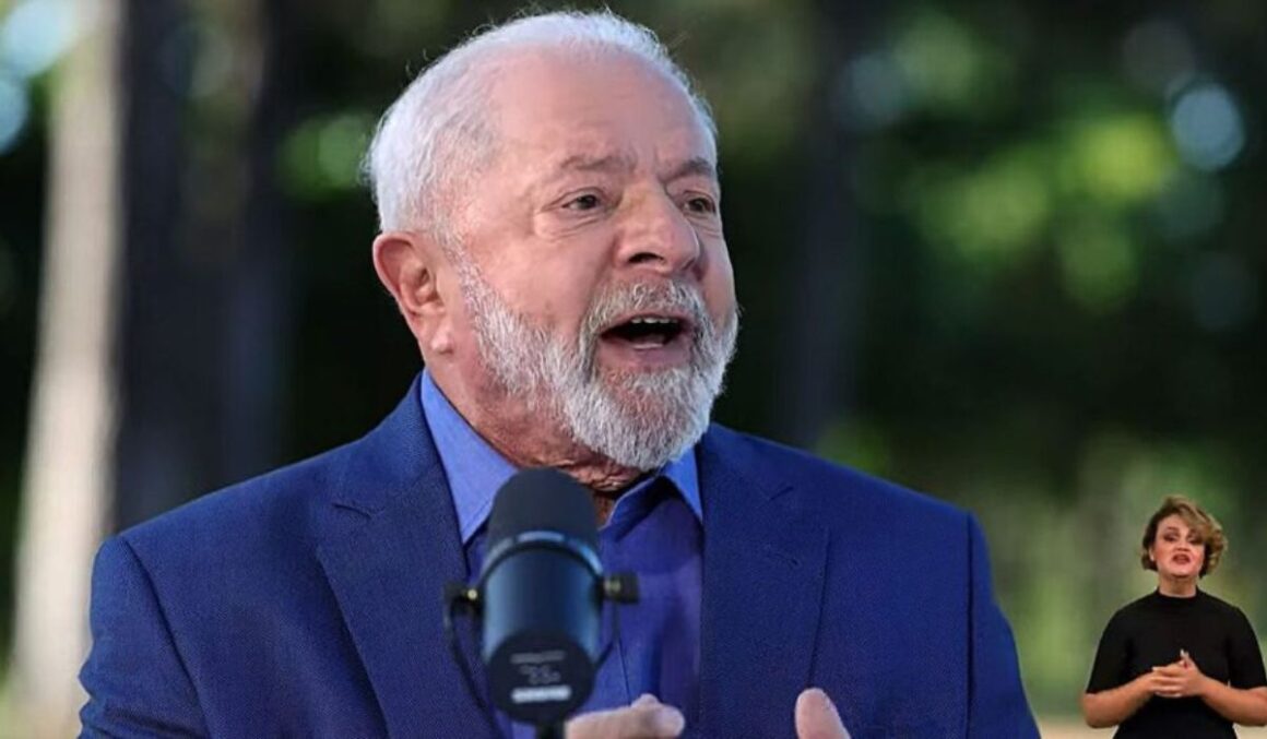 Lula sanciona lei que reajusta salário dos servidores em 9%