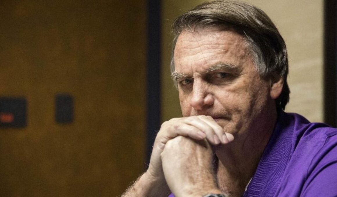 Hacker diz que Bolsonaro perguntou se poderia invadir urnas eletrônicas