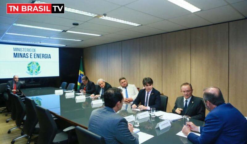 Deputado Wescley Tomaz em Brasília participa de audiência com o Ministro de Minas e Energia, Alexandre Silveira