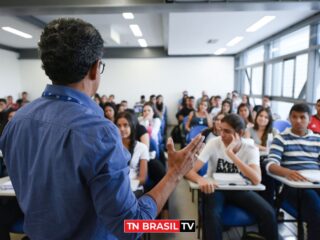 A desvalorização dos profissionais da educação e os desafios da profissão- Por Eder Pantoja