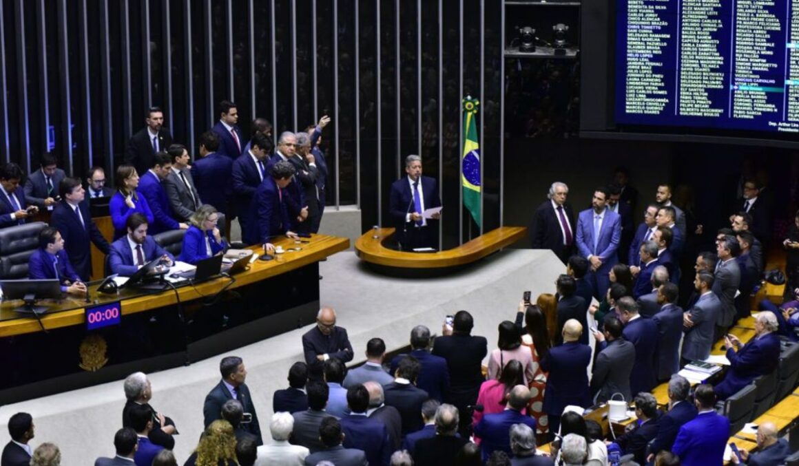 Reforma tributária é aprovada em segundo turno na Câmara dos Deputados