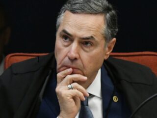 Bolsonaristas vão pedir impeachment de Barroso