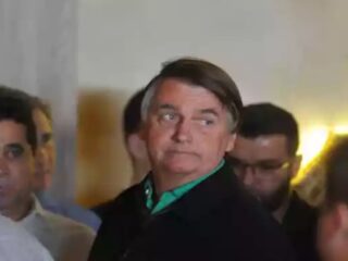 Bolsonaro chama Lula de 'jumento' e fala em voltar ao Palácio do Planalto