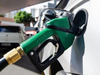 Petrobras reduz preço da gasolina e do gás de cozinha a partir de hoje