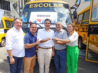 Governador Helder Barbalho realiza a entrega de ônibus escolares para 11 prefeituras paraenses