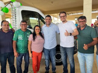 Deputado Dirceu Ten Caten atende demanda de Vitória do Xingu e entrega Caminhão Zero KM para agricultores