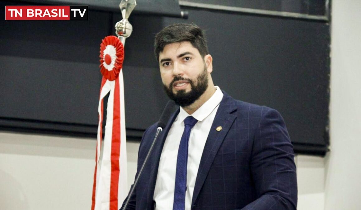 Deputado Adriano Coelho fica em 1°lugar na votação "Deputados Destaque/Alepa"