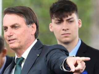 Filho de Bolsonaro, Jair Renan é alvo de busca e apreensão pela polícia