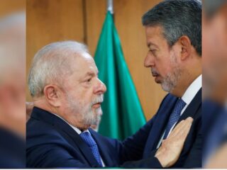 Lula vai escondido à residência de Lira para tratar de reforma ministerial.