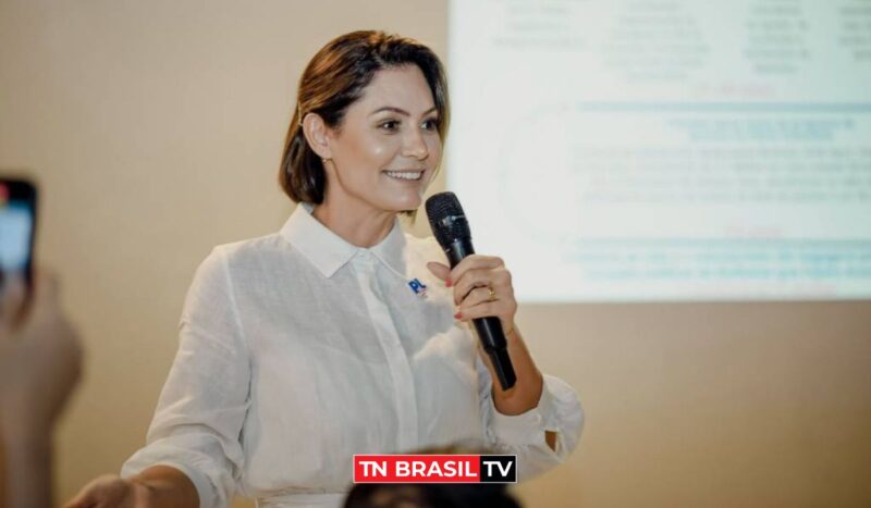 Michelle Bolsonaro ironiza caso das joias e diz que vai lançar 'MiJoias'