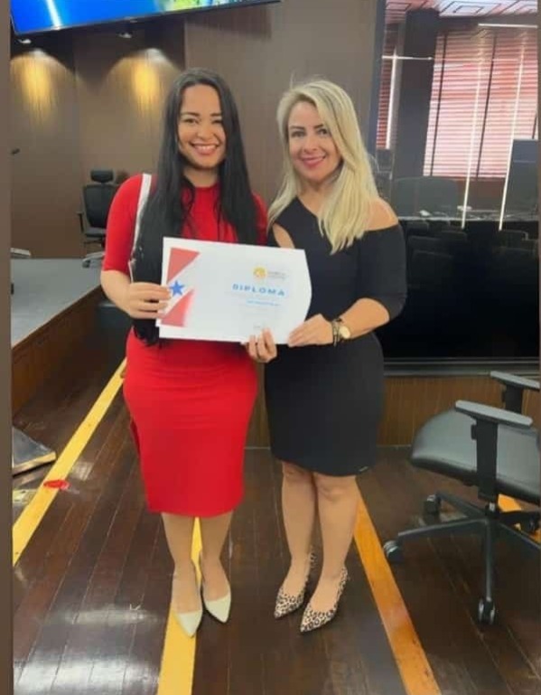 Carla Crispin com Milene Carvalho coordenadora de Planejamento da Secretaria de Igualdade Racial e Direitos Humanos / Foto: AP