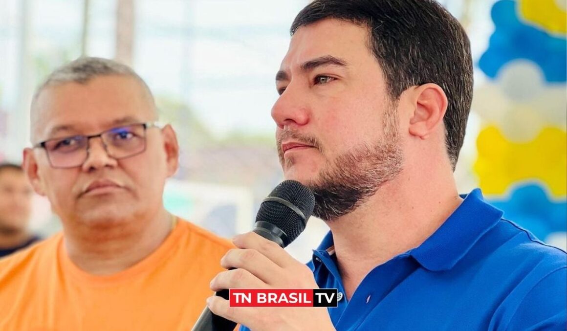 Ronie Silva cumpre agenda em Igarapé-Açu na assinatura da Ordem de Serviço para revitalização da quadra de esportes do bairro da Saudade