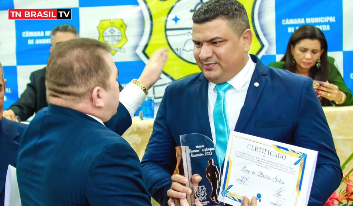 Advogado Levy Bricio recebe outorga "Homem Destaque Ananin" da Câmara Municipal de Ananindeua