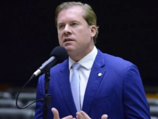 Deputado de direita critica proposta para proibir casamento homoafetivo