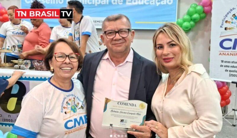 Professor Bil recebe comenda do Conselho Municipal de Educação (CME) de Ananindeua.