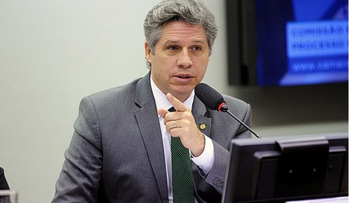 Governo anuncia R$ 250 milhões para programa de alimentação