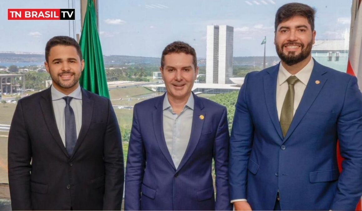 Deputado Adriano Coelho reúne com ministro Jader Filho, em Brasília