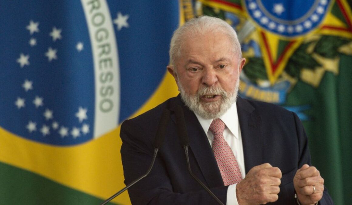 Lula sobre Bolsonaro: ‘Se as urnas são fraudulentas, por que os filhos não renunciam?’